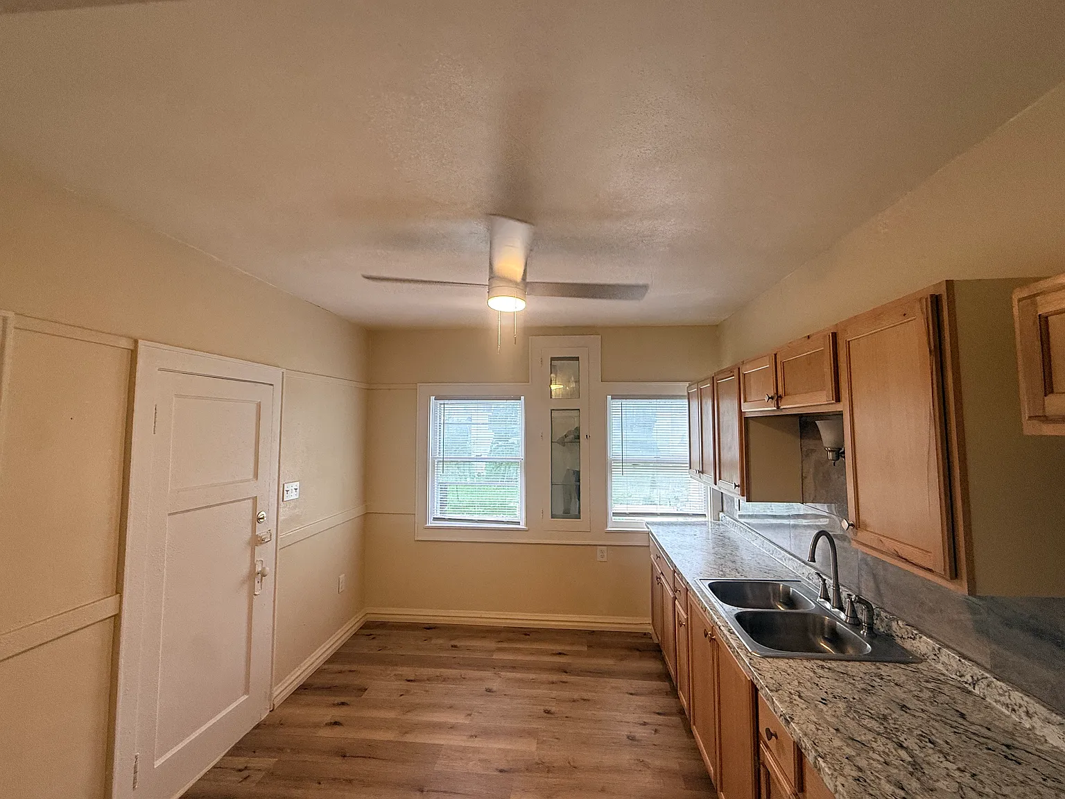3 bed, 2206 sqft, $1,500 — Photo 2