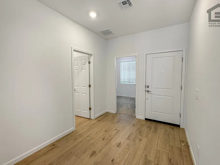 18236 W Avenida Del Sol — Photo 5