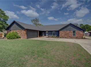 700 Buckboard Ln, Midwest City, OK 73130