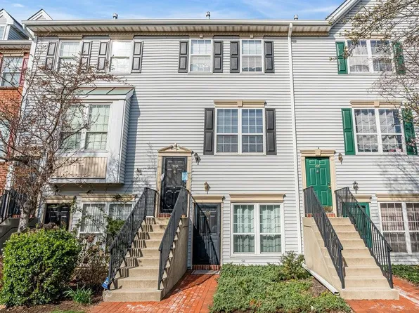 109 Cottonwood St, Jersey City, NJ 07305