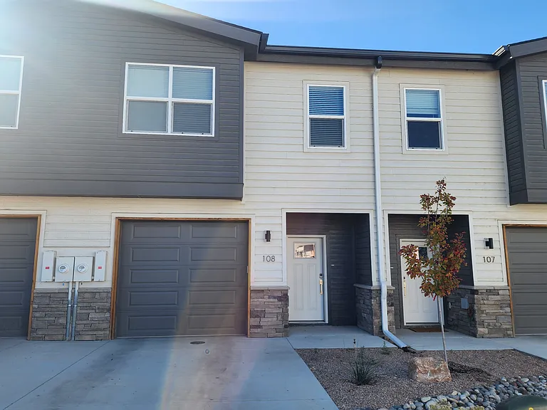 Pomona Park Townhomes — Photo 24