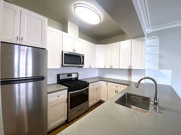 2nd image of 1725 Van Ness Ave APT 403