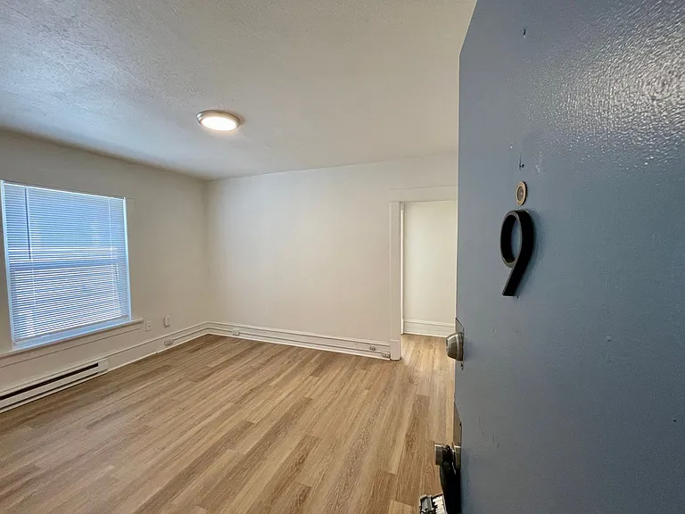 Adams Apartments — Photo 10
