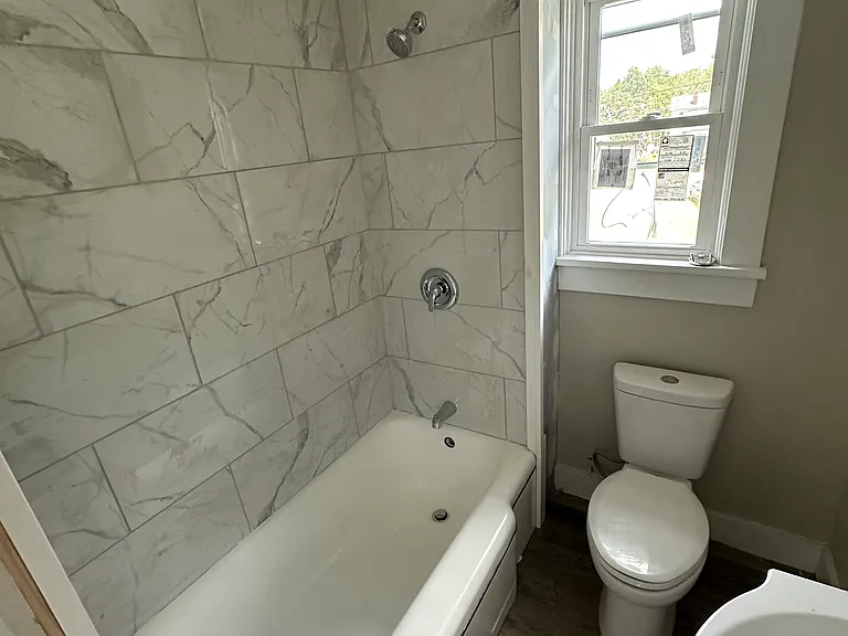 510 S Main Ave #1/2 — Photo 2