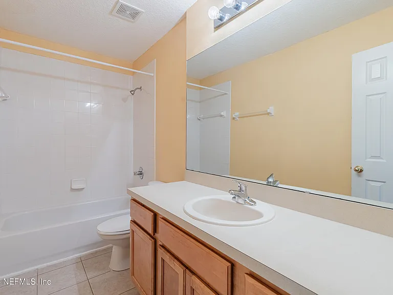1630 Vineland Cir #B — Photo 23