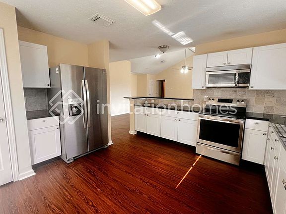5th image of 1431 Fieldstone Dr