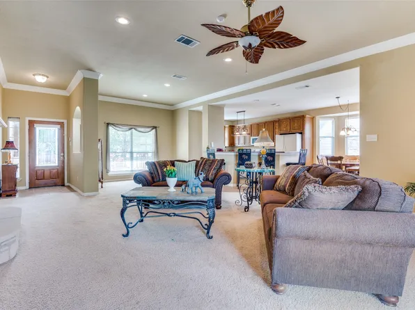 100 Winters Edge Dr, Red Oak, TX 75154