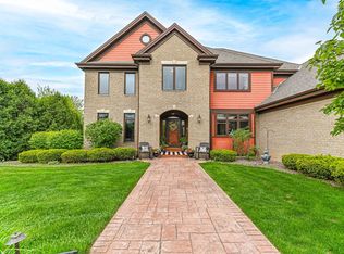 7601 S Cambridge Dr, Franklin, WI 53132