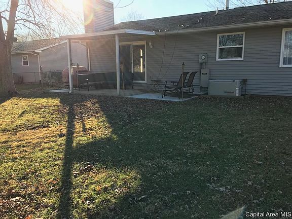 4th image of 34 Margaret Ct