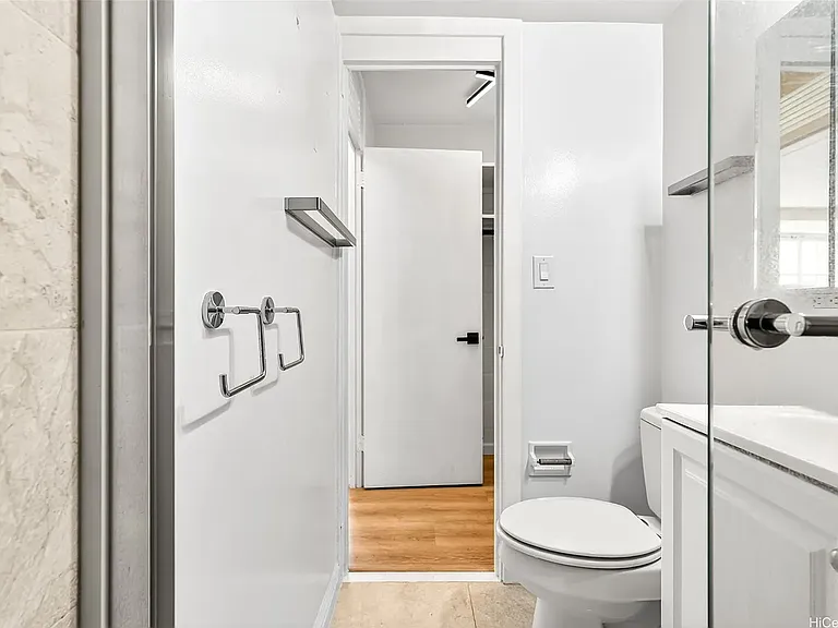 445 Kaiolu St #401 — Photo 20