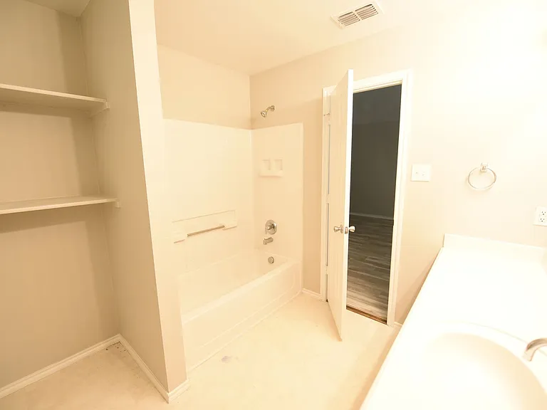 421 Stanley Falls Dr — Photo 13