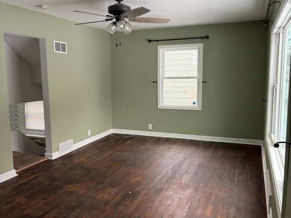 905 E Eckman St, South Bend, IN 46614