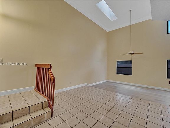 5th image of 1043 SW 113th Ter
