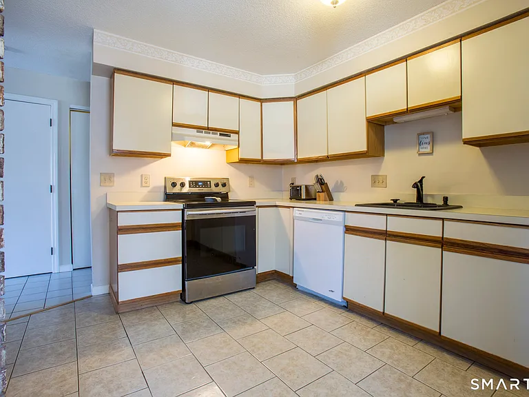 15 Thistle Way #D — Photo 9