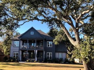 107 Inlet Ct, Hampstead, NC 28443