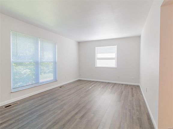4th image of 10118 Puttington Dr #D