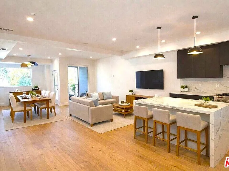 6847 N Figueroa St — Photo 5