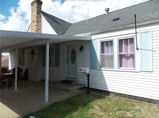 305 3rd St W, Madison, WV 25130