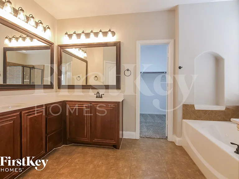 1301 Lucetta Ct — Photo 11