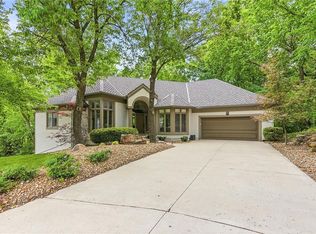 8414 N Vista Cir, Parkville, MO 64152