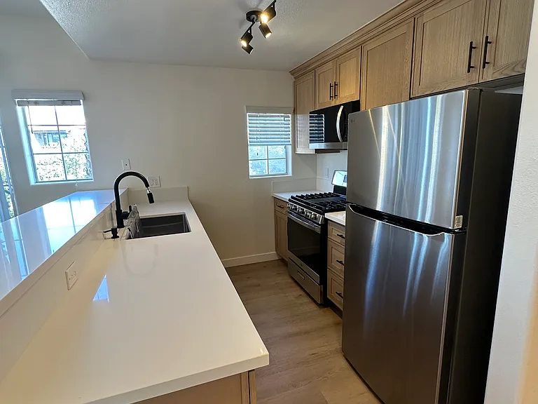 1337 S Bundy Dr #201 — Photo 3