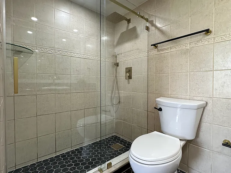 8211 NW 191st St #3-C — Photo 11