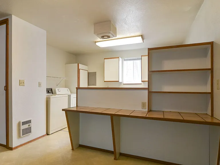 1585 Ferry Aly #1572 — Photo 3