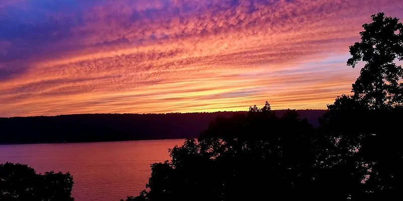 Sold by Compass | media 37