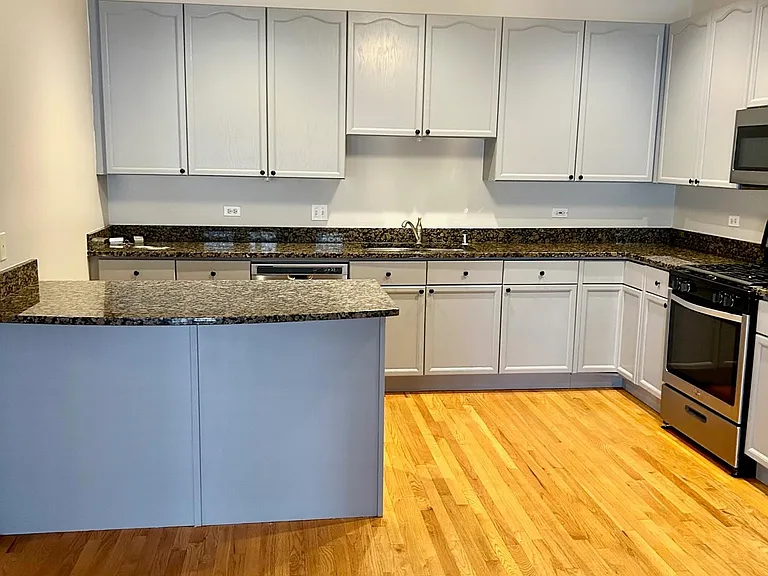 3954 N Greenview Ave #2N — Photo 8