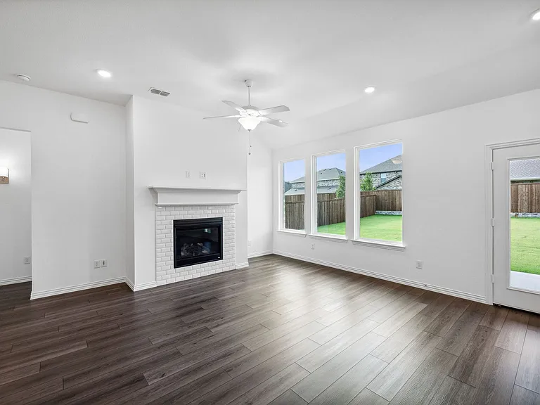 3513 Sunflower St — Photo 2