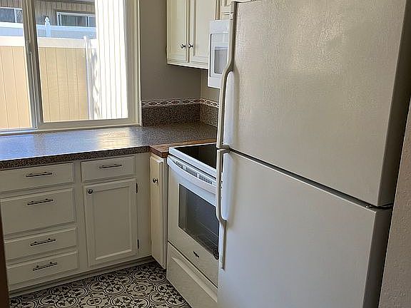Kitchen new tile
