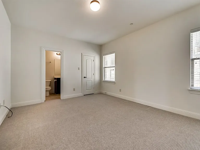 5745 Headquarters Dr — Photo 13
