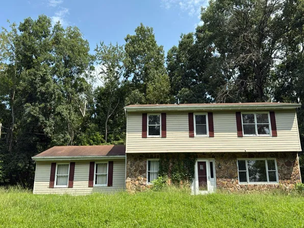 14 Angela Dr, Athens, OH 45701