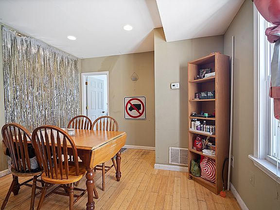 3rd image of 1610 N Willington St #2