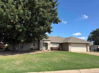 1904 Live Oaks, Enid, OK 73703