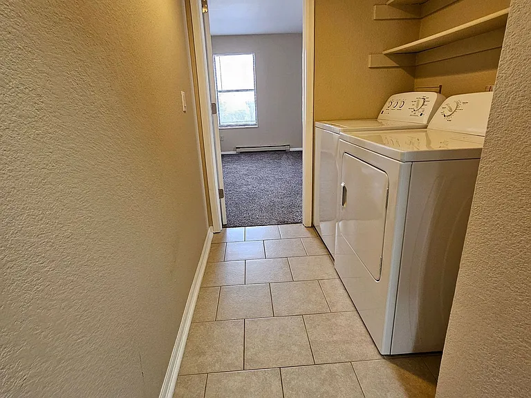 460 S Fenton St — Photo 19