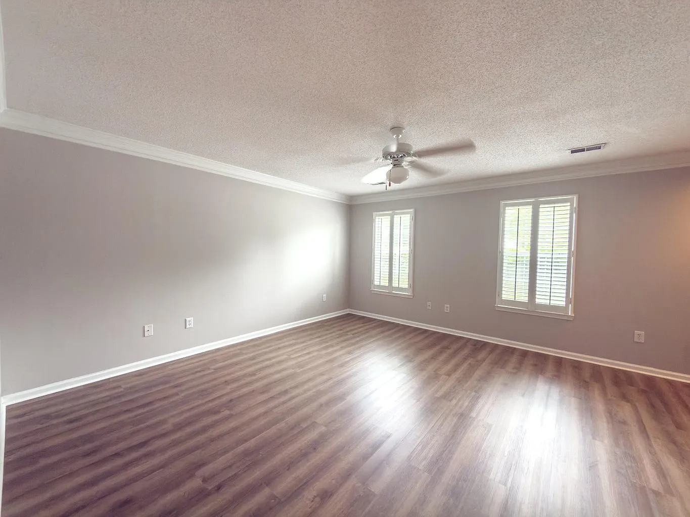 3 bed, 1319 sqft, $1,895 — Photo 2