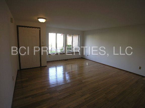 3rd image of 10510 94th St SW