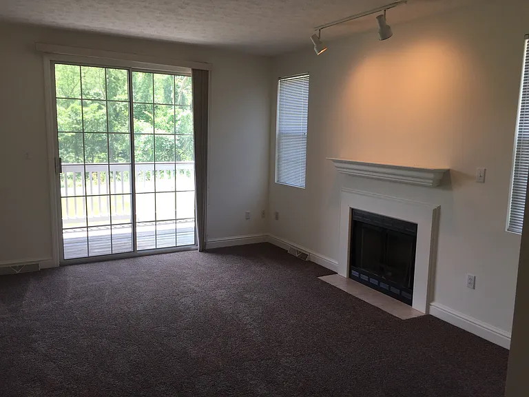 127 Greenwood Dr #8 — Photo 7