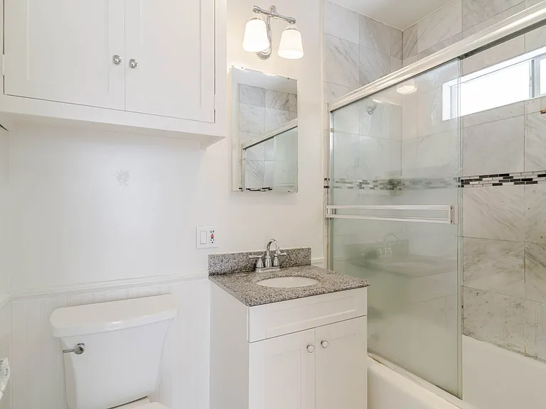 4950 Newcastle Ave — Photo 23