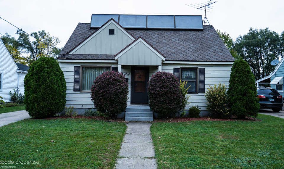 1st image of 831 Canterbury St SW