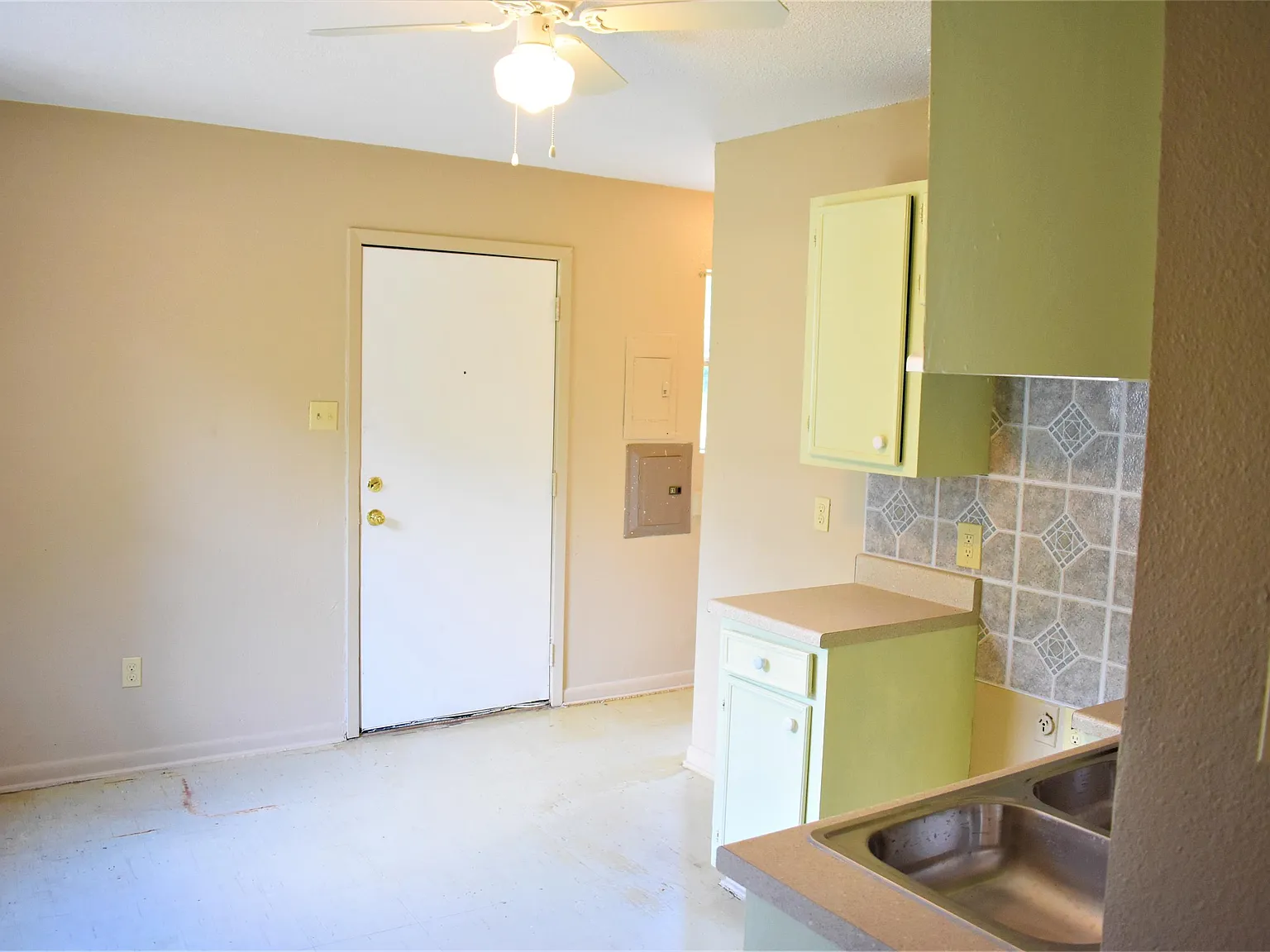 2005 Railroad St. - 1 — Photo 3