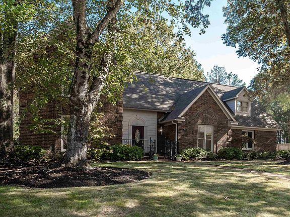 2nd image of 994 Rolling Oaks Ln