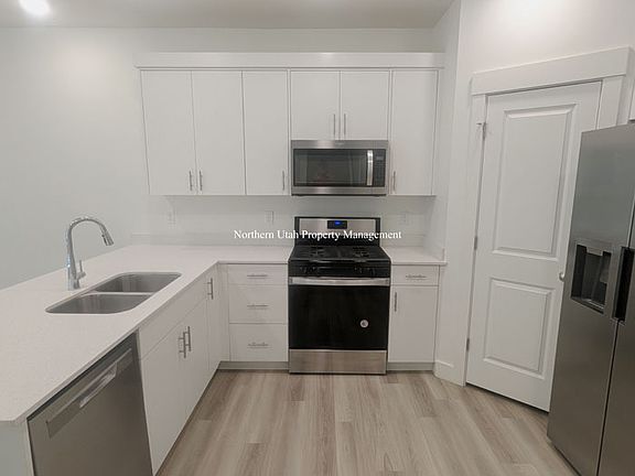 5 Kitchen_04082025