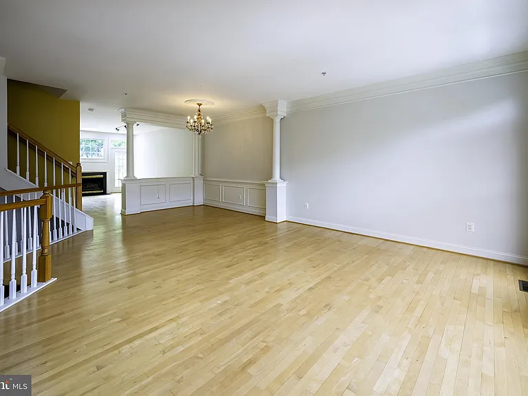 1156 Regal Oak Dr — Photo 9