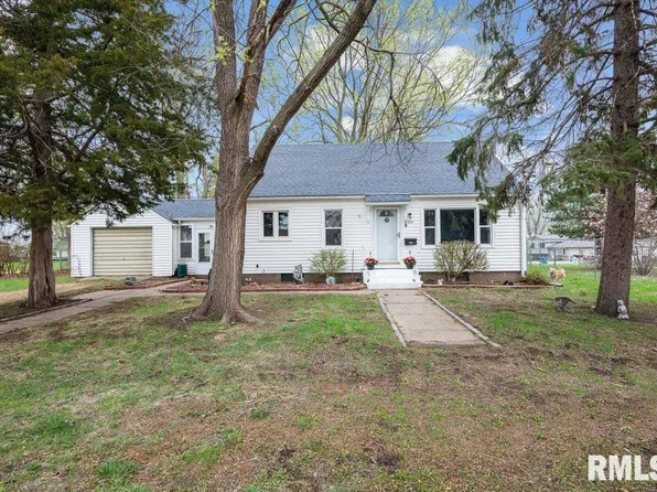 704 2nd Ave, Camanche, IA 52730