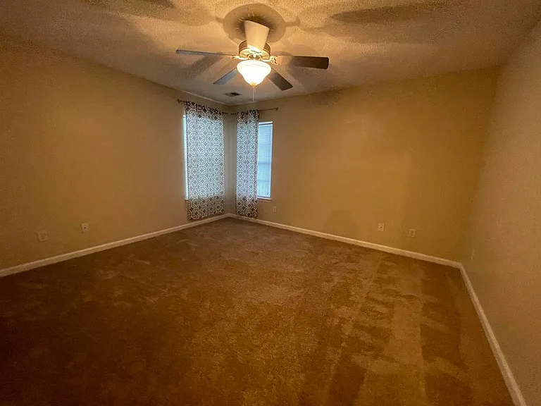 102 Adthan Cir — Photo 10