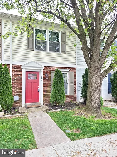 564 Lancaster Pl Photo 1