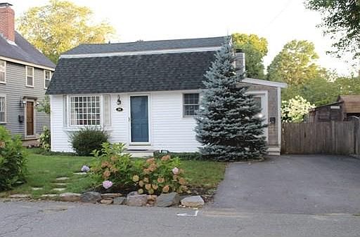 2nd image of 38 Oak St