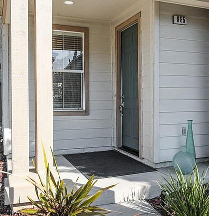 2nd image of 955 Mouton Cir